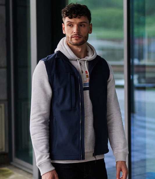 What are the Key Benefits of Clothing Embroidery Services?